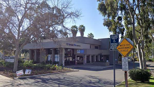 Storefront-Irvine-Pet-Hospital_cp Storefront-Irvine-Pet-Hospital_cp